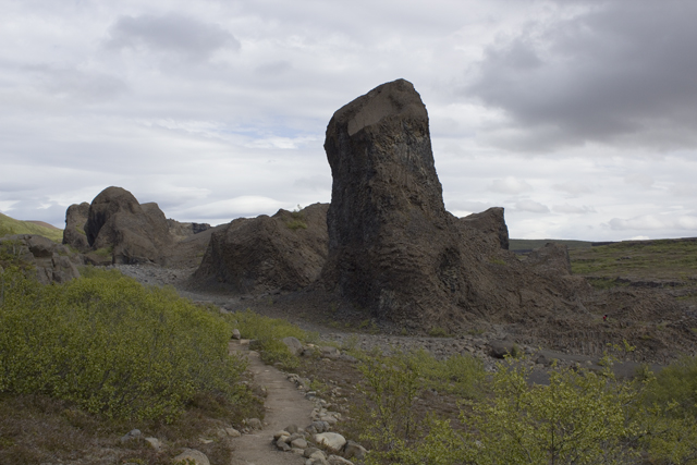 2011-07-03_12-07-58 island.jpg - Gewaltige Basaltformationen entlang des Hljodakletbar